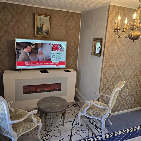 Villa De Maître In Berna