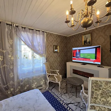 Villa De Maître In Berna